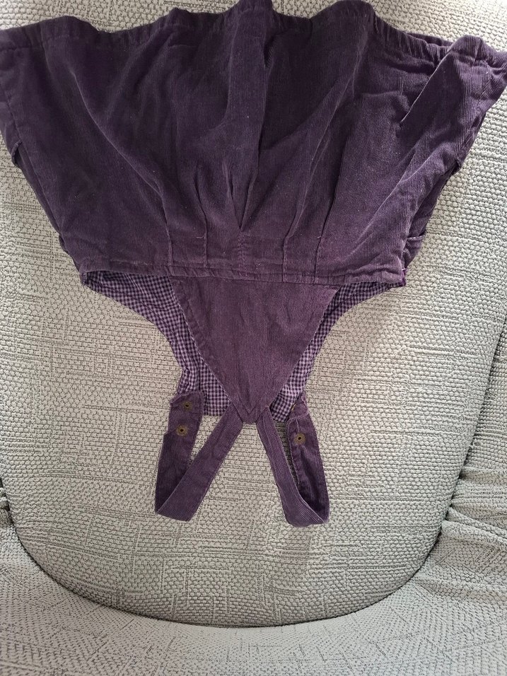 Kız Çocuk Mor V Yaka Düğmeli Askılı Elbise - Görsel 2