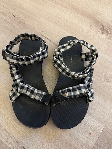 Pull and bear sandalet