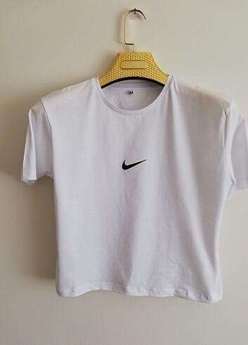 Nike crop 