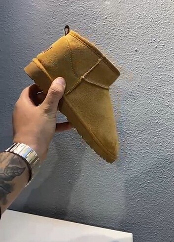 37 Beden UGG ULTRA BOT