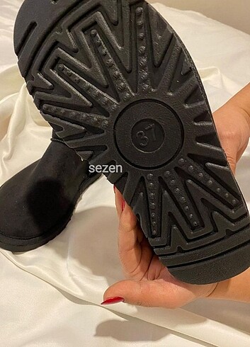 ????UGG ULTRA MİNİ. SİYAH ??Yeni sezon üretim ??Süet meteryal 