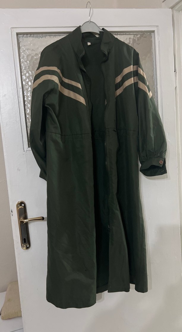 Drapeli Uzun Yeşil trençkod 40 44 beden arası - Görsel 2