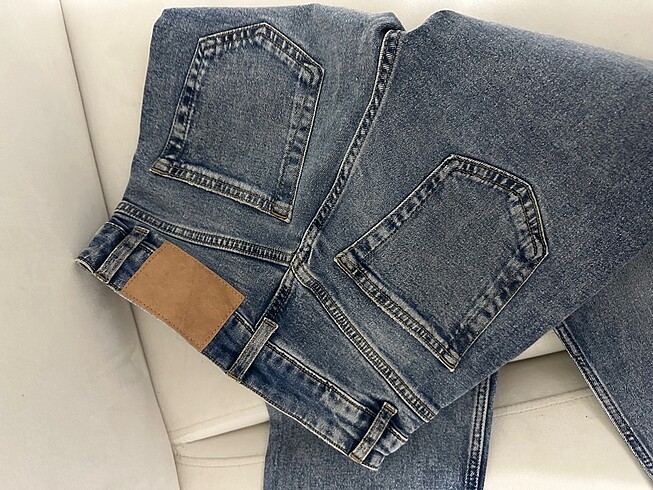 34 Beden mavi Renk Hm jean