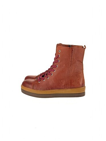 PreLoved Bot %70 İndirimli.