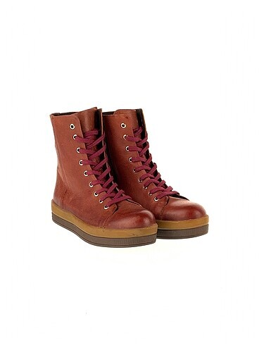 Diğer PreLoved Bot %70 İndirimli.