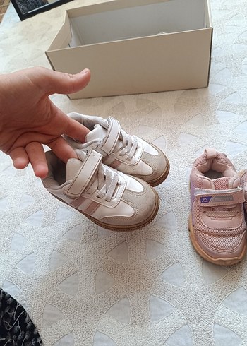 23 Beden pembe Renk Kız Çocuk Pembe Cırt Cırtlı Spor Ayakkabı