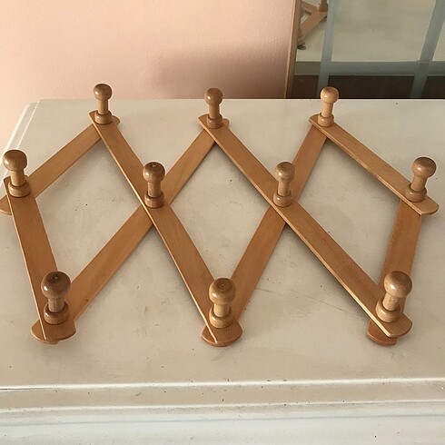Ahşap elbise askısı