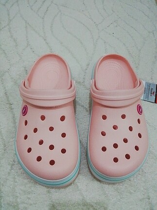 crocs