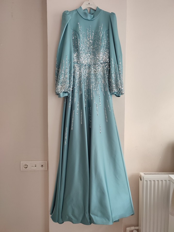 Uzun Kollu Turkuaz İşlemeli Abiye Elbise - Görsel 2