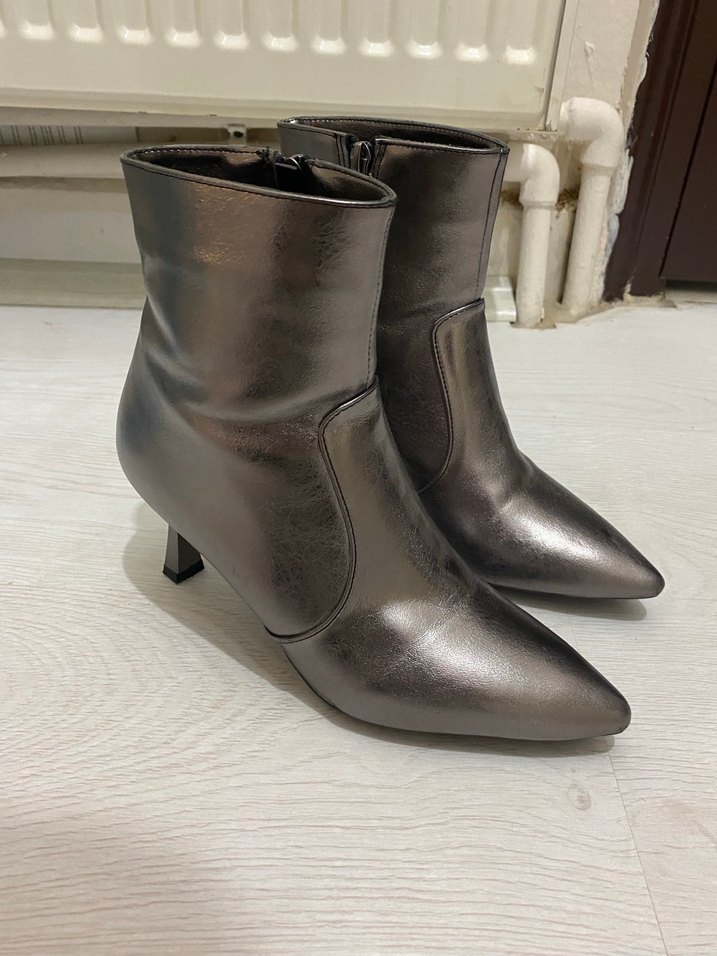 Gri Deri Stiletto Topuklu Kadın Bot - Görsel 2