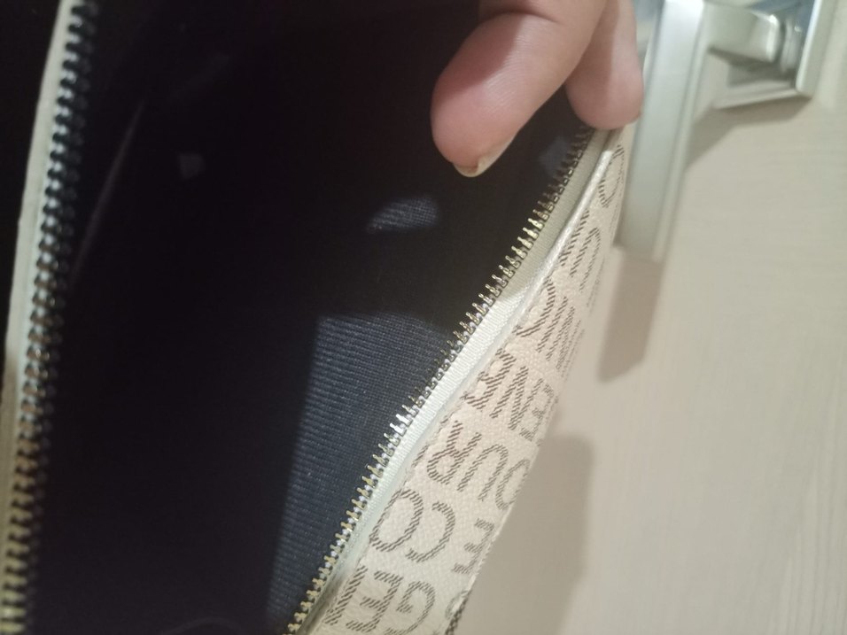 Beyaz Baskılı Kadın Deri Çapraz Çanta - Görsel 4