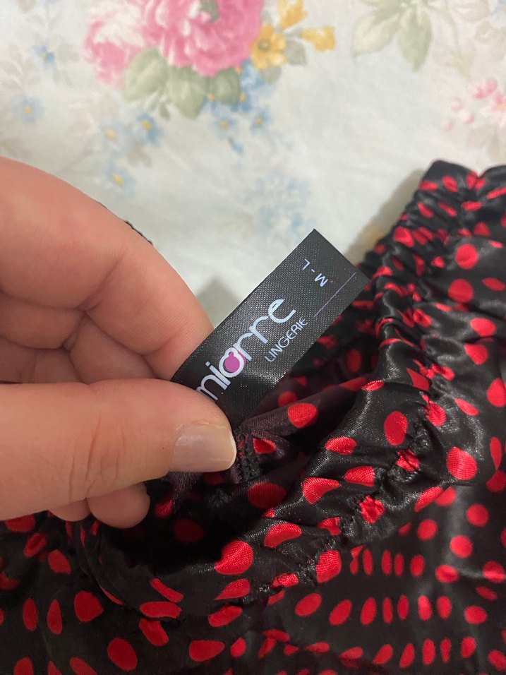 Siyah Kırmızı Puantiyeli İnce Askılı Gecelik - Görsel 4