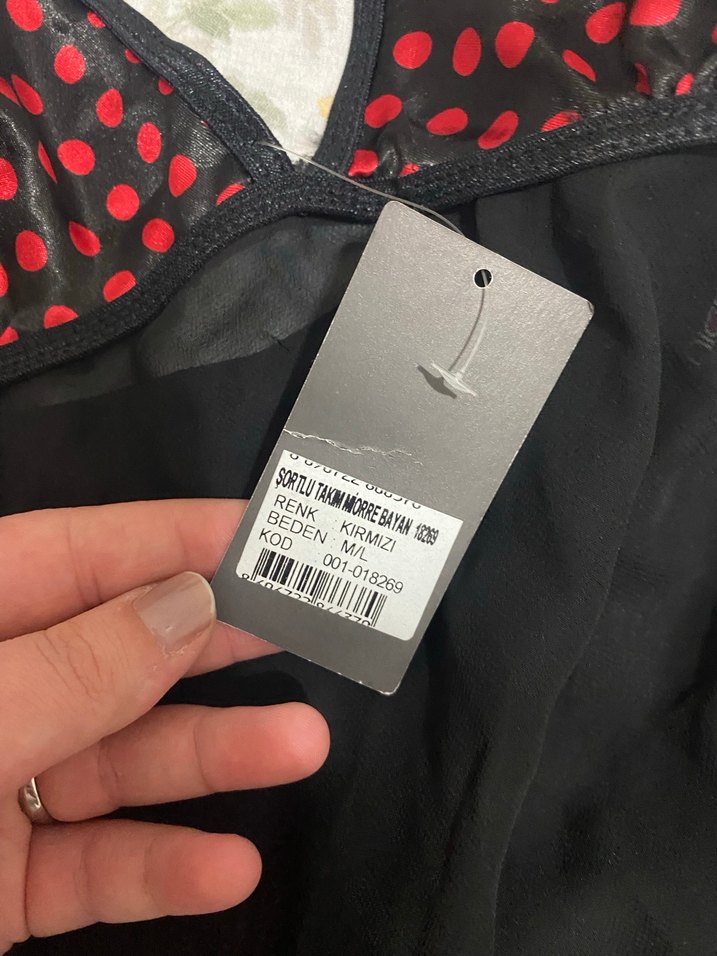 Siyah Kırmızı Puantiyeli İnce Askılı Gecelik - Görsel 2