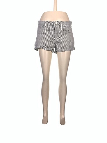 H&M Mini Şort %70 İndirimli.