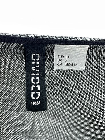 34 Beden çeşitli Renk H&M Kısa Tulum %70 İndirimli.