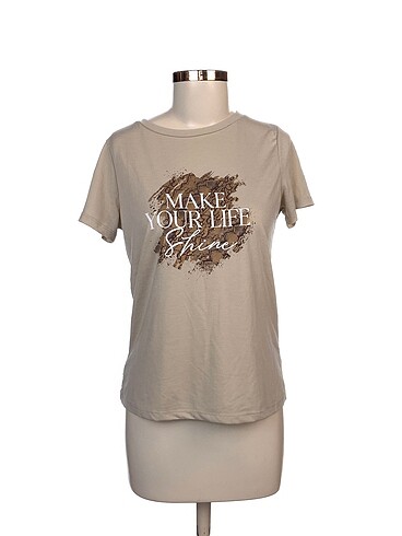 Defacto T-shirt %70 İndirimli.