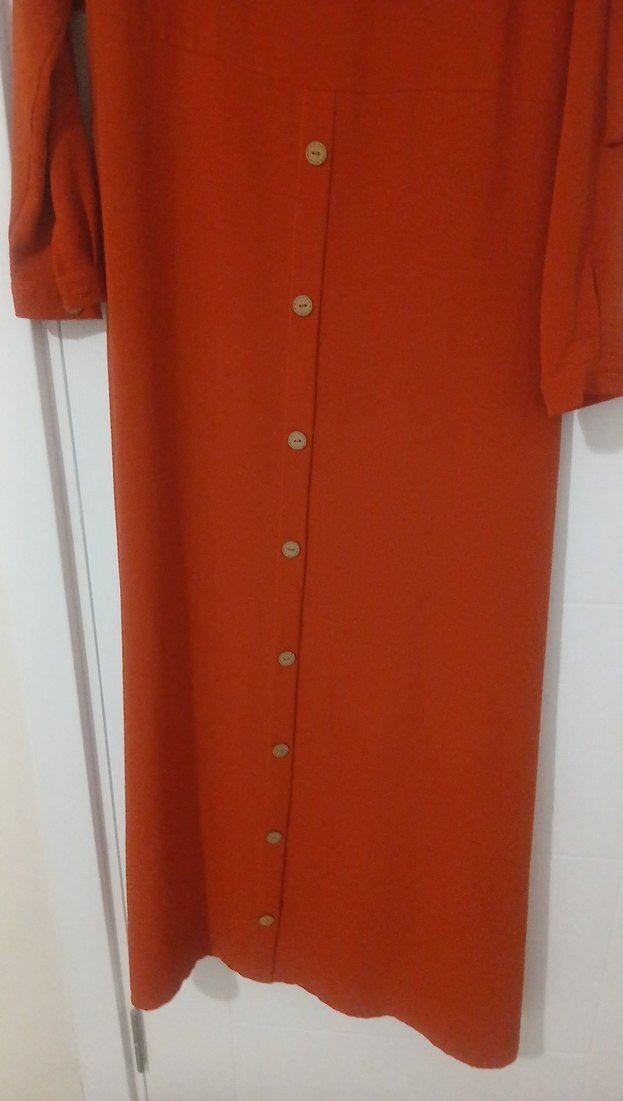 Düğmeli Koyu Kırmızı Uzun Kollu Uzun Elbise - Görsel 4