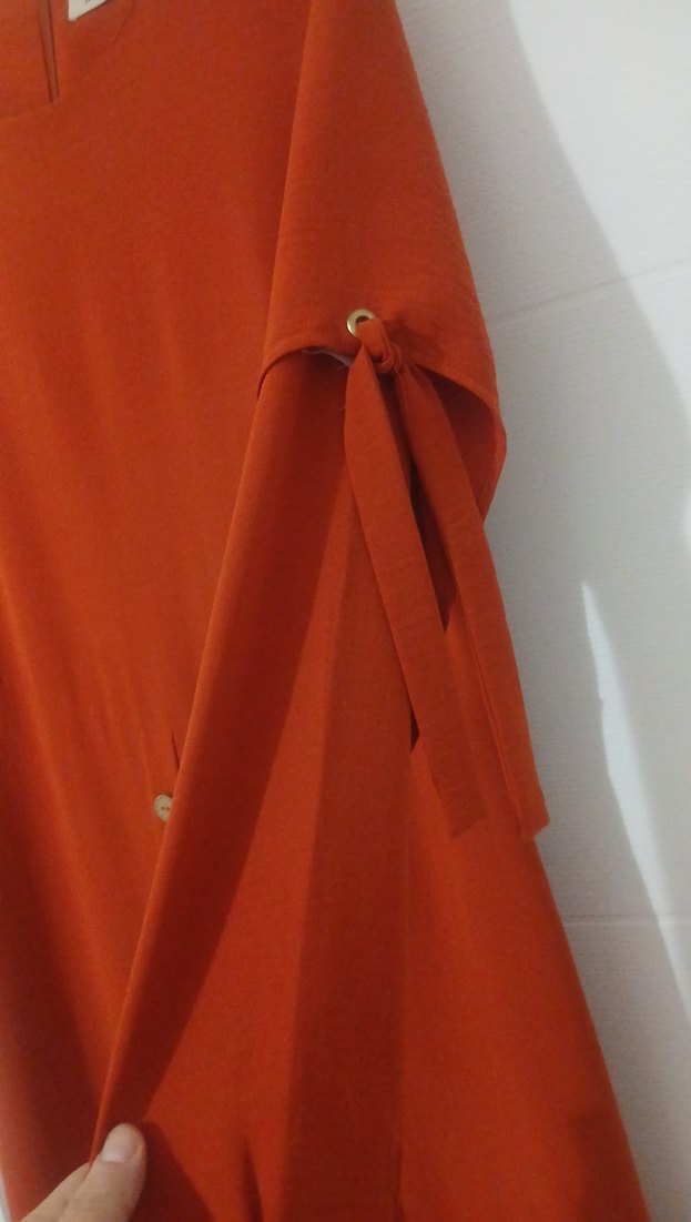 Düğmeli Koyu Kırmızı Uzun Kollu Uzun Elbise - Görsel 2