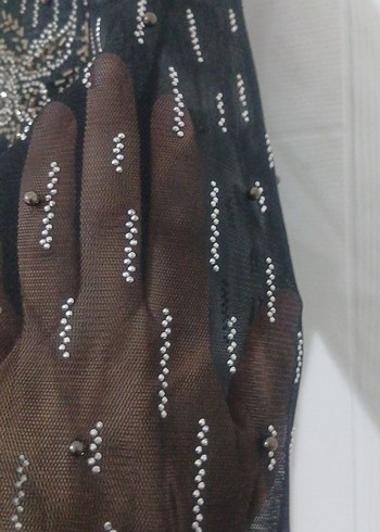 Uzun Kollu Siyah Boncuk İşlemeli Abiye Elbise - Görsel 4