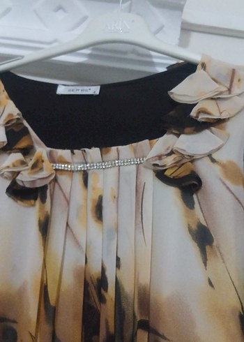 Dökümlü Pilili Koyu Kahverengi Kadın Bluz - Görsel 2