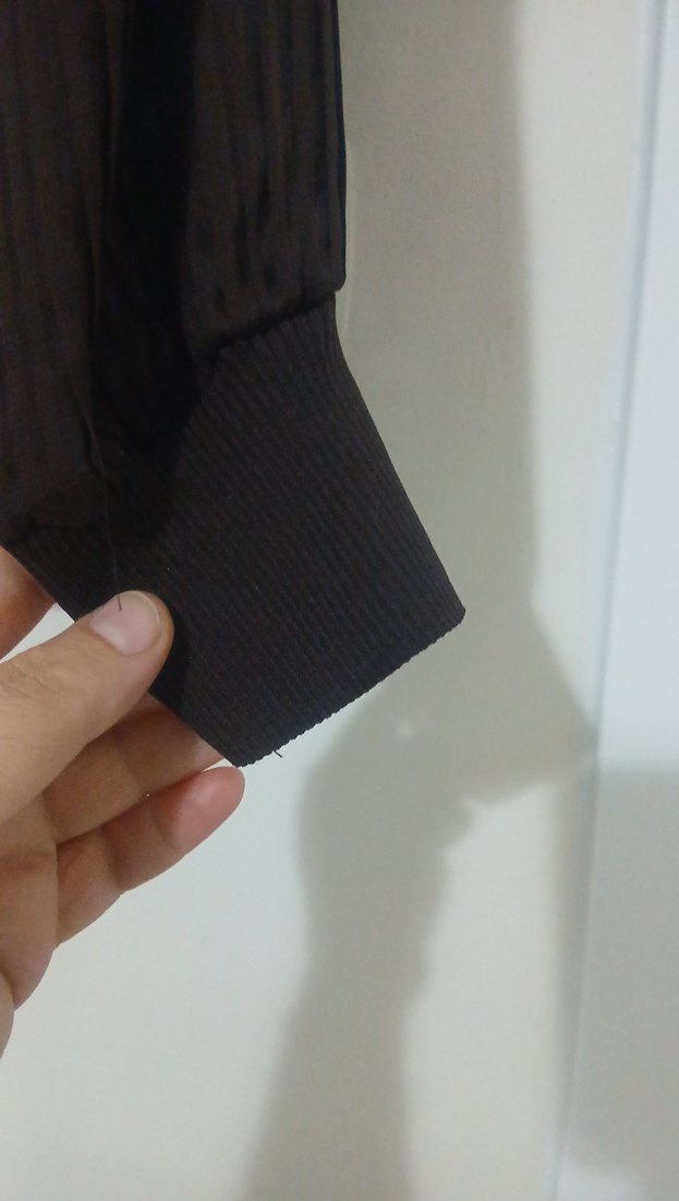 Dökümlü Pilili Koyu Kahverengi Kadın Bluz - Görsel 5