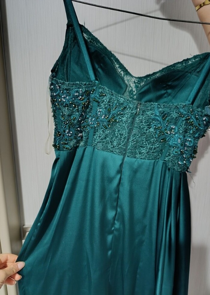 Yeşil askılı abiye  - Görsel 4