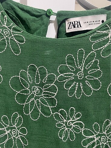 Zara çiçekli yeşil elbise