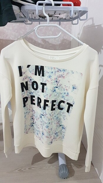 Bershka kırık beyaz sweatshirt defosuz