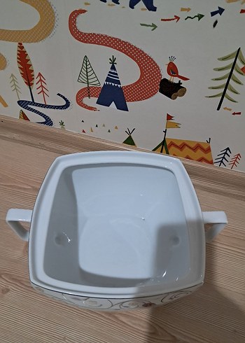 Beyaz Çiçek Desenli Kapaklı Porselen corba tenceresi - Görsel 3