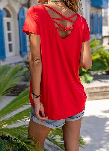 Kırmızı sırtı ipli t-shirt 