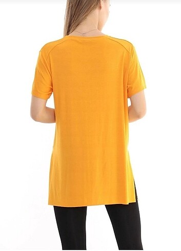 Diğer Yandan yırtmaçlı t-shirt 