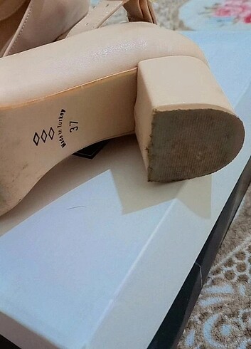 37 Beden ten rengi Renk Topuklu ayakkabı