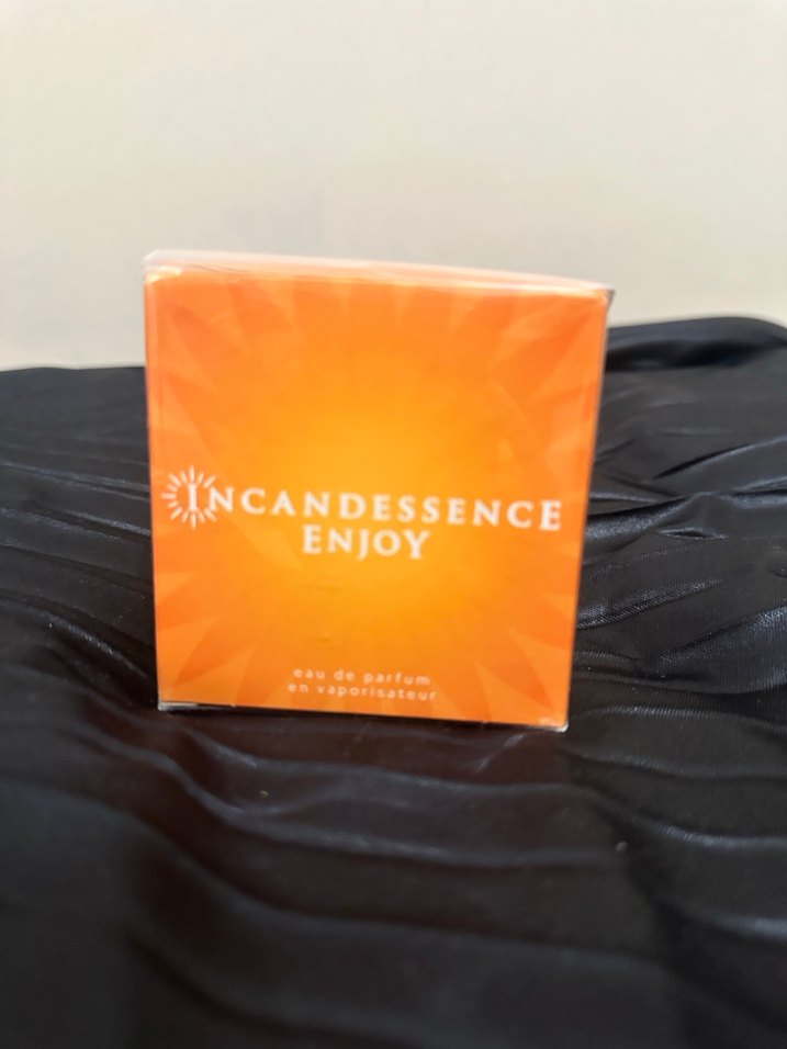 Avon Incandessence Enjoy Kadın Parfüm 50 ml - Görsel 3