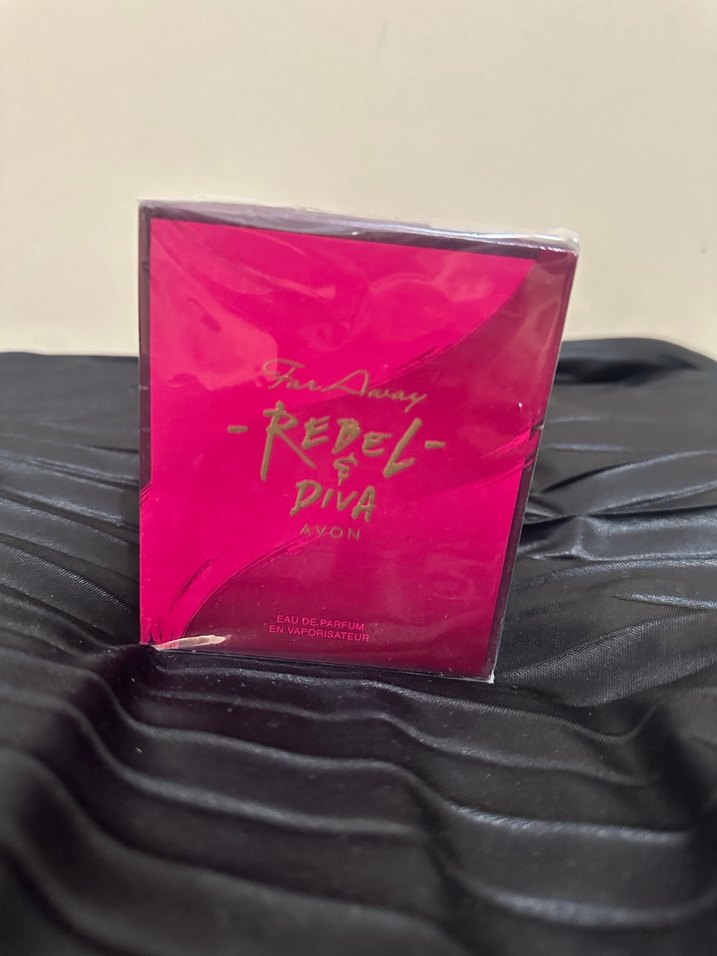 Far Away Rebel Diva - Görsel 2