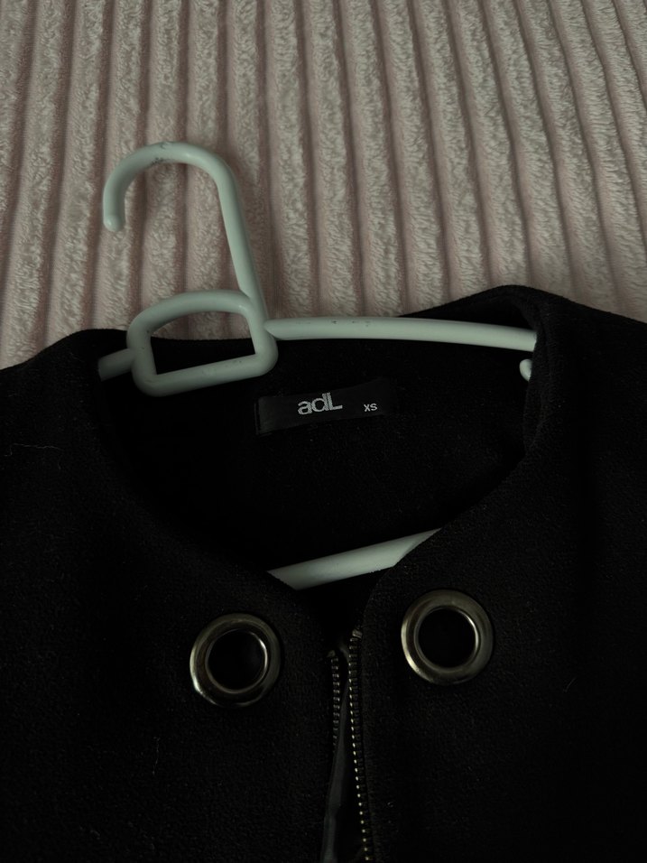 Siyah Düğmesiz Uzun Kaban - Görsel 2