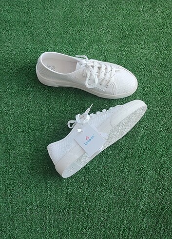 37 Beden beyaz Renk Leton Spor Ayakkabı Orjinal üründür 