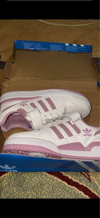 Pembe adidas forum