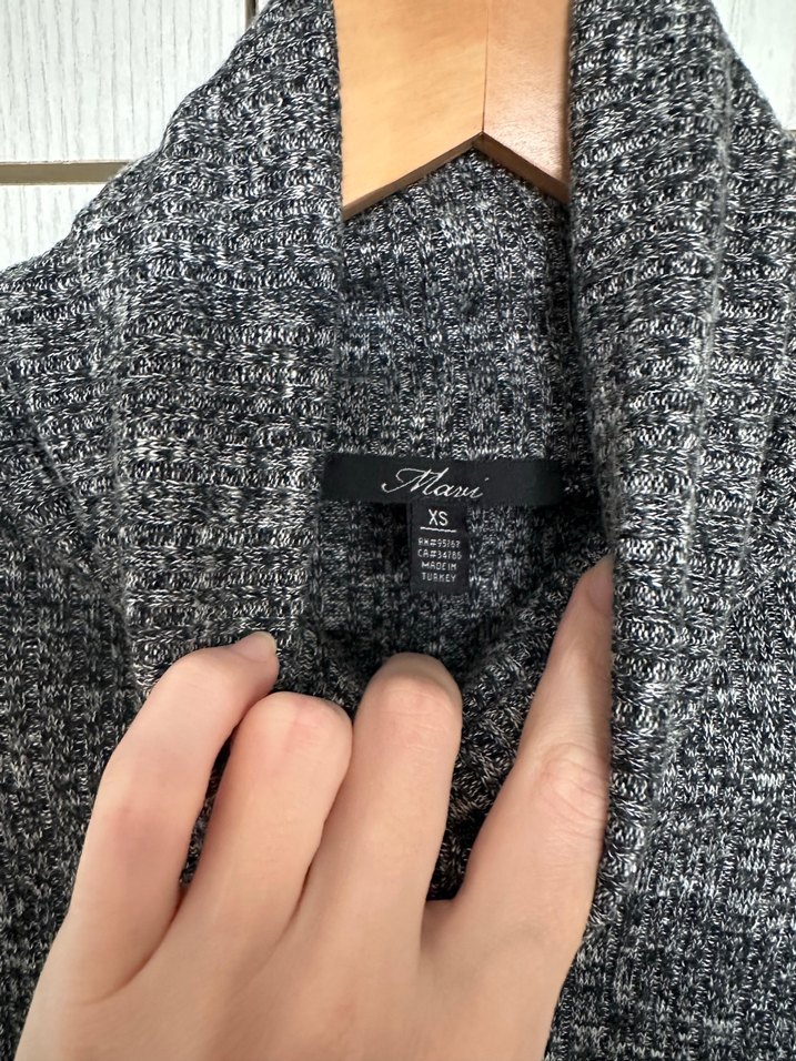 Gri Boğazlı Kolsuz Triko - Görsel 4