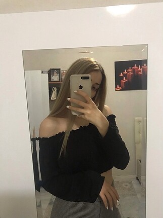 Omzu açık bluz
