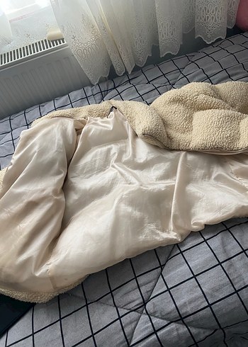 Beyaz Yumuşak Kürklü Kadın şişme Mont - Görsel 4