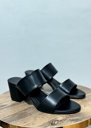 Siyah Kadın Topuklu Terlik - Görsel 3