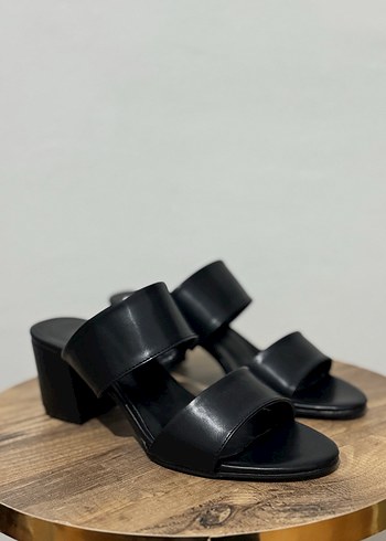 Siyah Kadın Topuklu Terlik - Görsel 4