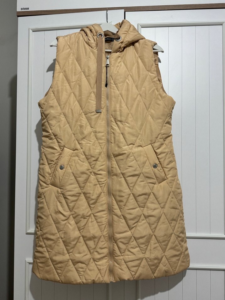 Bej Kapüşonlu Kadın Kolsuz Yelek - Görsel 2