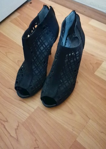 Arkadan fermuarlı Siyah Gotik Stiletto Topuklu Ayakkabı