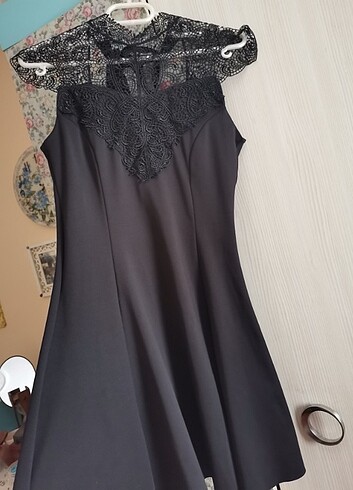 Siyah saten elbise 