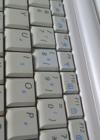 Beyaz Samsung Dizüstü Bilgisayar - Görsel 5