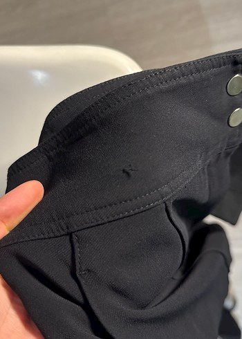 Kadın Siyah Fermuarlı Kumaş Pantolon - Görsel 3