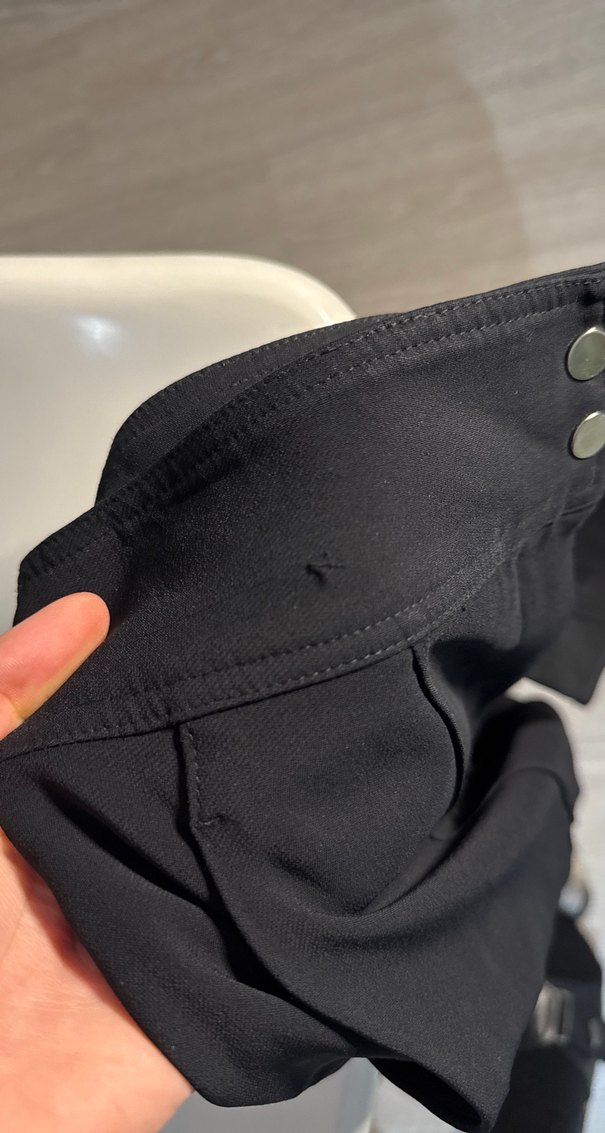 Kadın Siyah Fermuarlı Kumaş Pantolon - Görsel 3