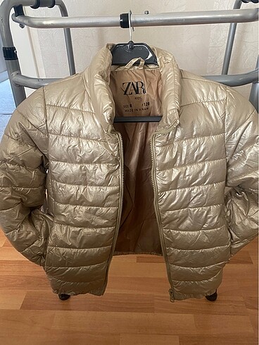 Zara Hafif ve şık rengi harika baharlık mont