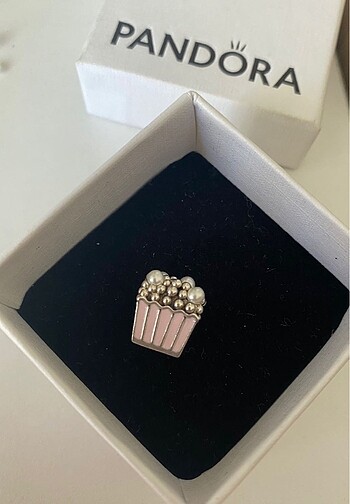 Beden Pandora charm